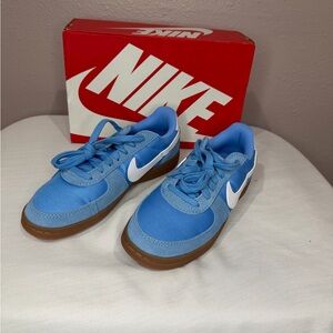 New Nike Kids Blue and White Sneakers size 5.5y